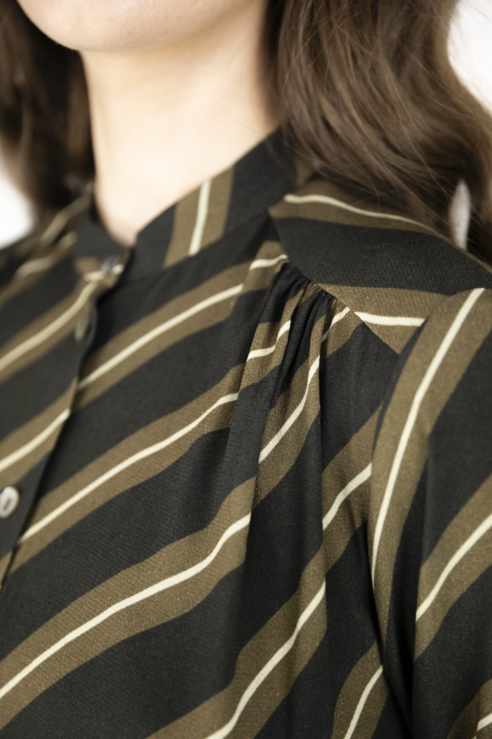 mandorle-blouse-lb2